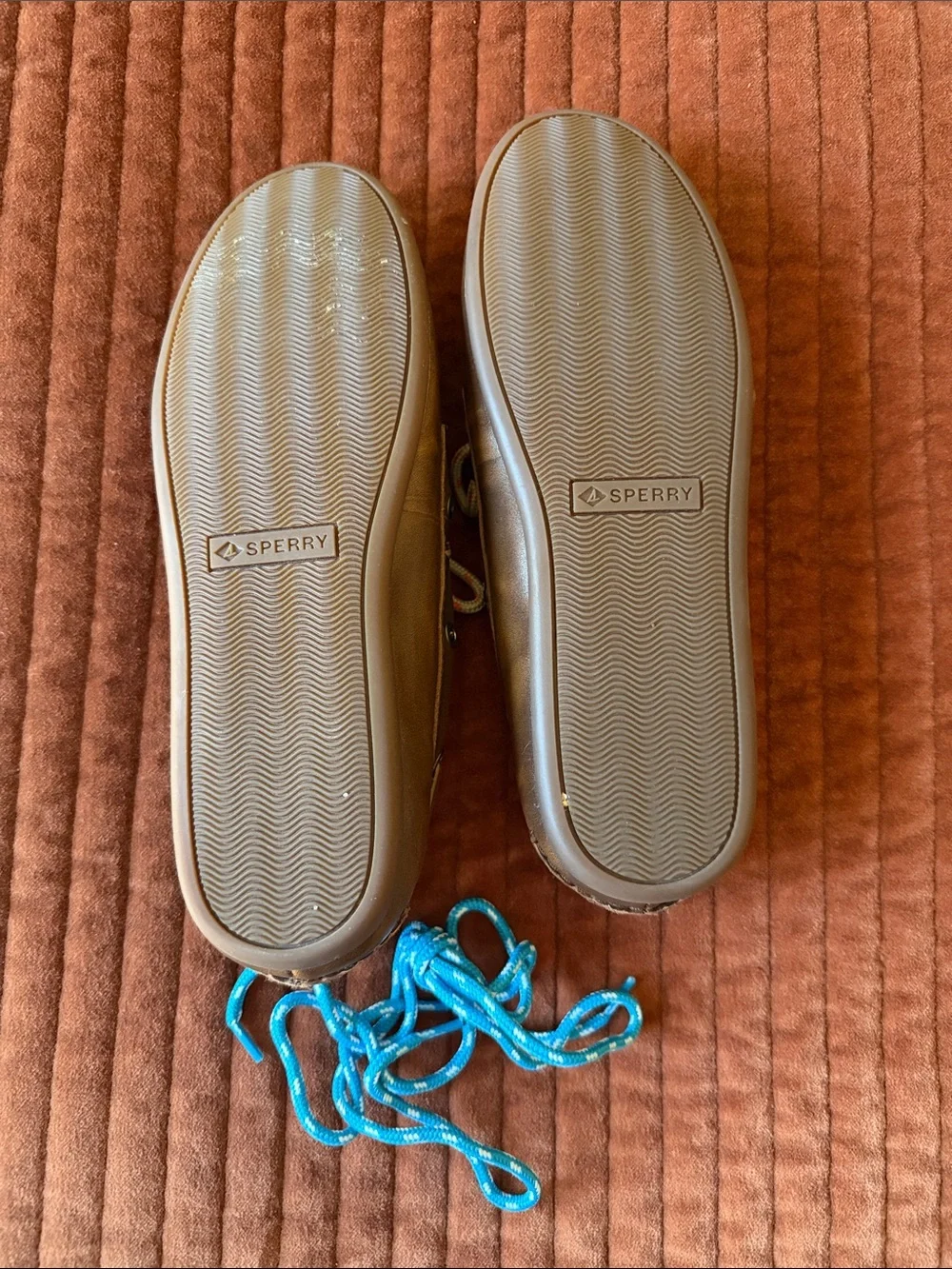 ARITZIA x SPERRY Brown Leather Boat Shoes with Multicolored Laces
